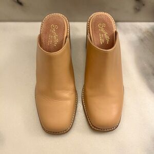 Seychelles Spur of the Moment Block Heel Mule Clog